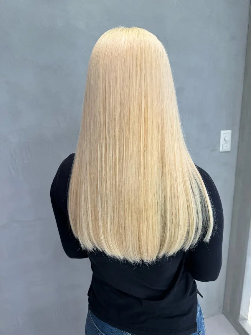 ロング カラー ブロンド ホワイトブロンド カット ヘアカラー トリートメント wool TOKYO けいご[ブリーチ]のヘアスタイル