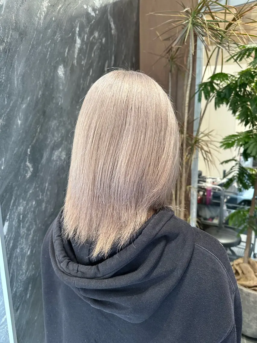 ミディアム カラー ブリーチ ケアブリーチ ダブルカラー グレージュ ハイトーンカラー ヘアカラー トリートメント 💋ハイトーンデザイ ンヘア💋A'nyuのヘアスタイル