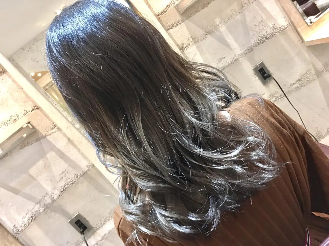 セミロング カラー 髪質改善カラー、美髪 トリートメント専門のヘアスタイル