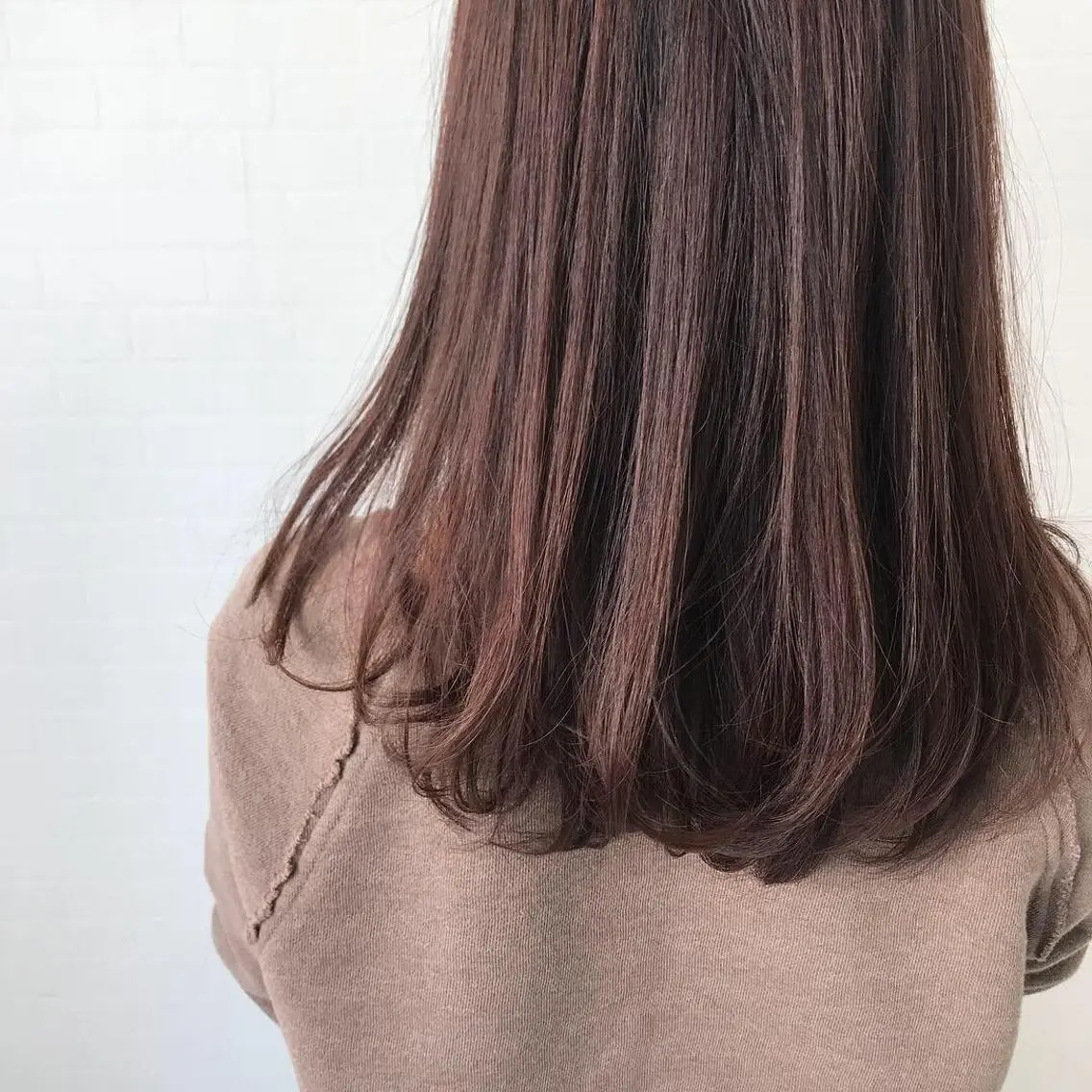 ロング カラー イルミナカラー オリーブ/アッシュ やわらか透明感カラーのヘアスタイル