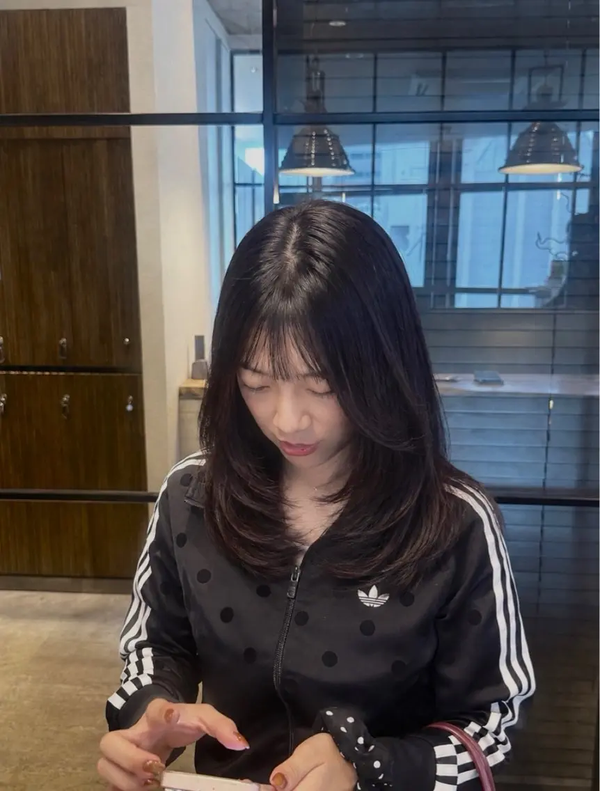 ミディアム 似合わせカット カット ヘアカラー 渋谷/切りっぱなし レイヤー/ブリーチのヘアスタイル