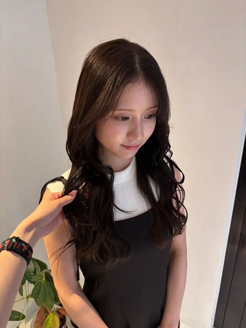 ロング saraju コナツのヘアスタイル