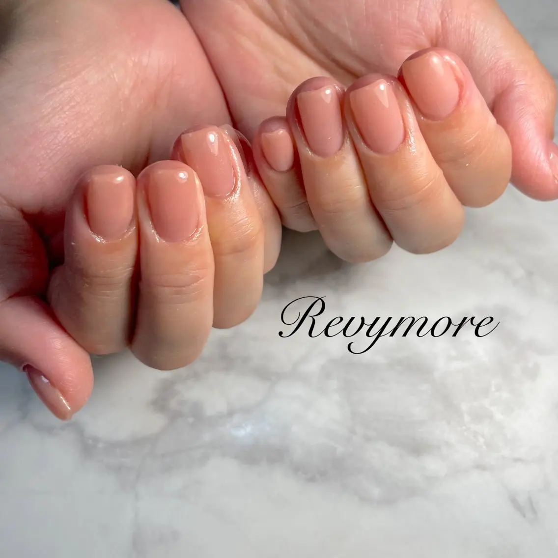 ネイル ジェルネイル ニュアンスネイル オフィスネイル ピンク シンプルネイル nail salon Revymoreのネイルデザイン