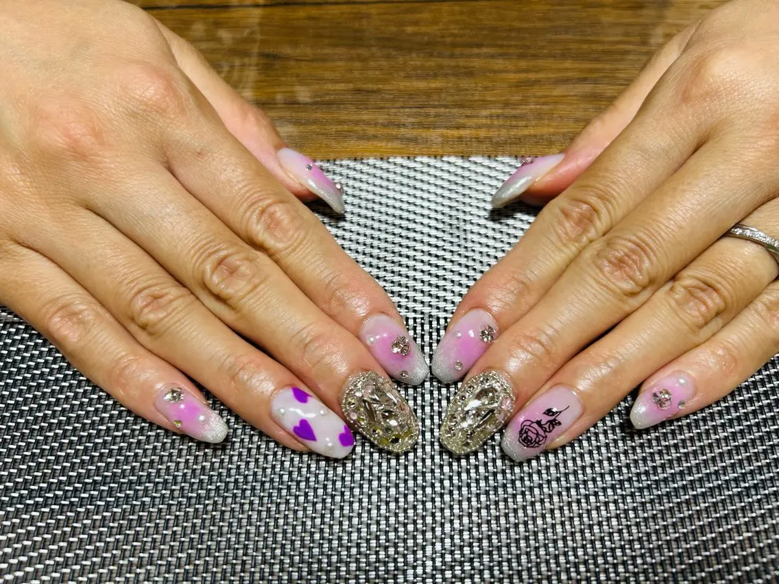 ネイル チークネイル キラキラネイル マグネットネイル i nailのネイルデザイン
