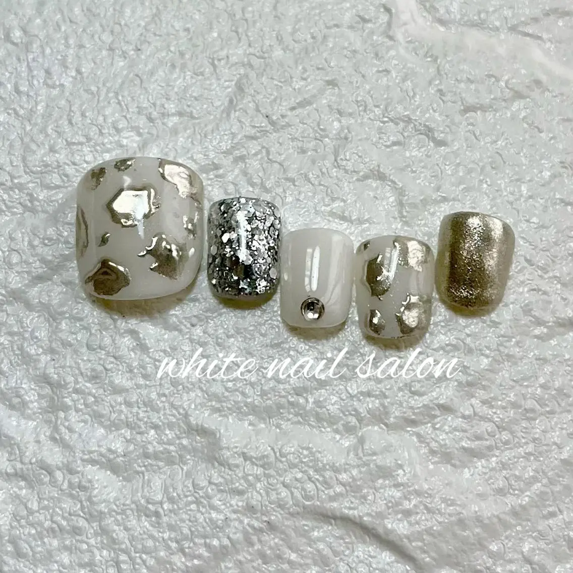 ネイル フットネイル ジェルネイル ハードジェル ラメ(グリッター) 持ち込み フットネイル white nail salonのネイルデザイン