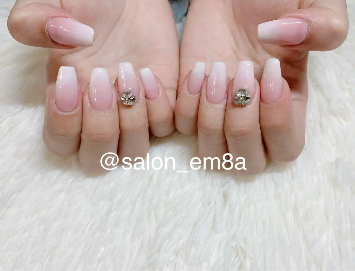 ネイル 持ち込み salon EM&A emiのネイルデザイン