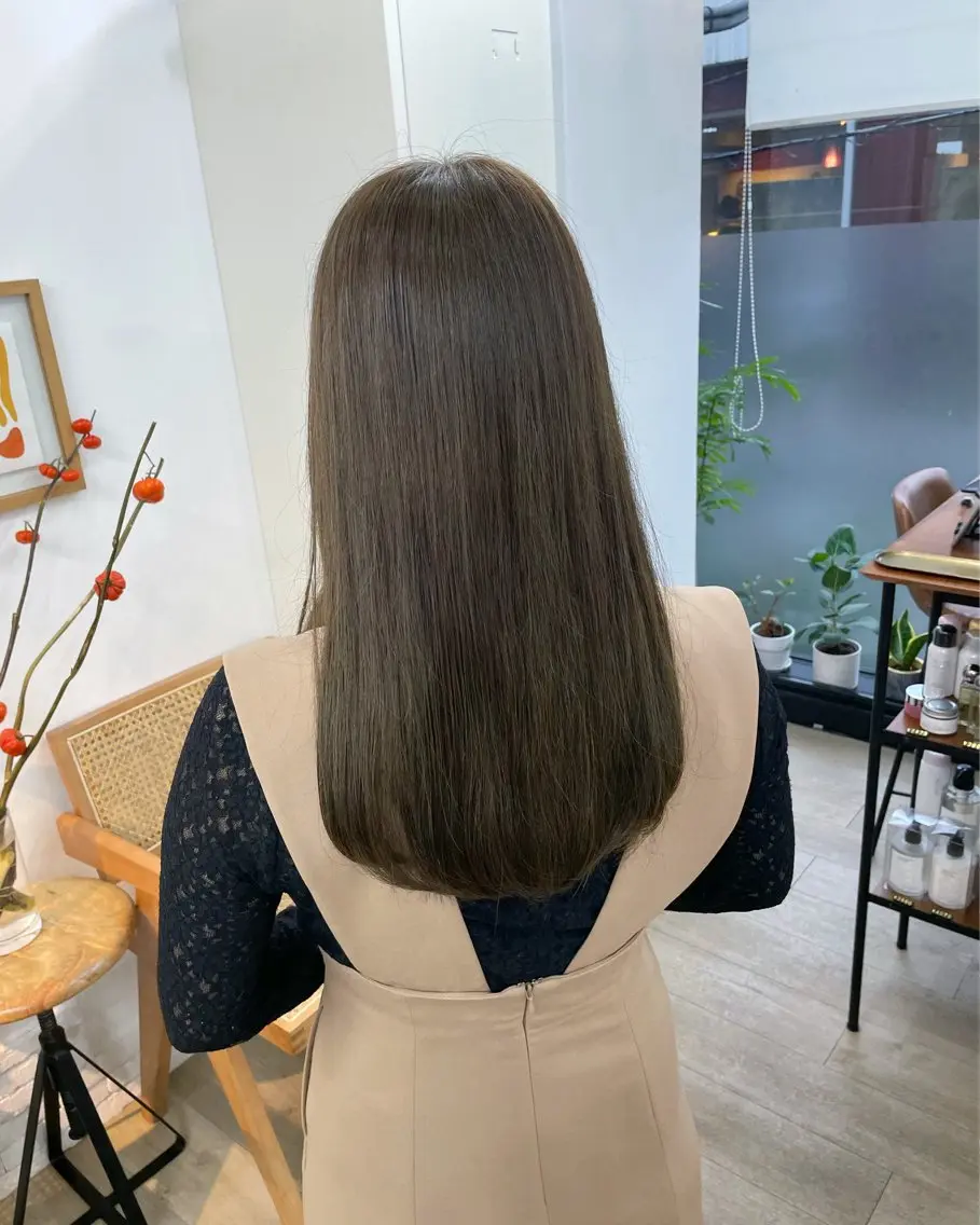 ロング カラー ベージュカラー 透明感カラー イルミナカラー オリーブベージュ ヘアカラー トリートメント ✨髪質改善✨原宿 えのもと　はなのヘアスタイル