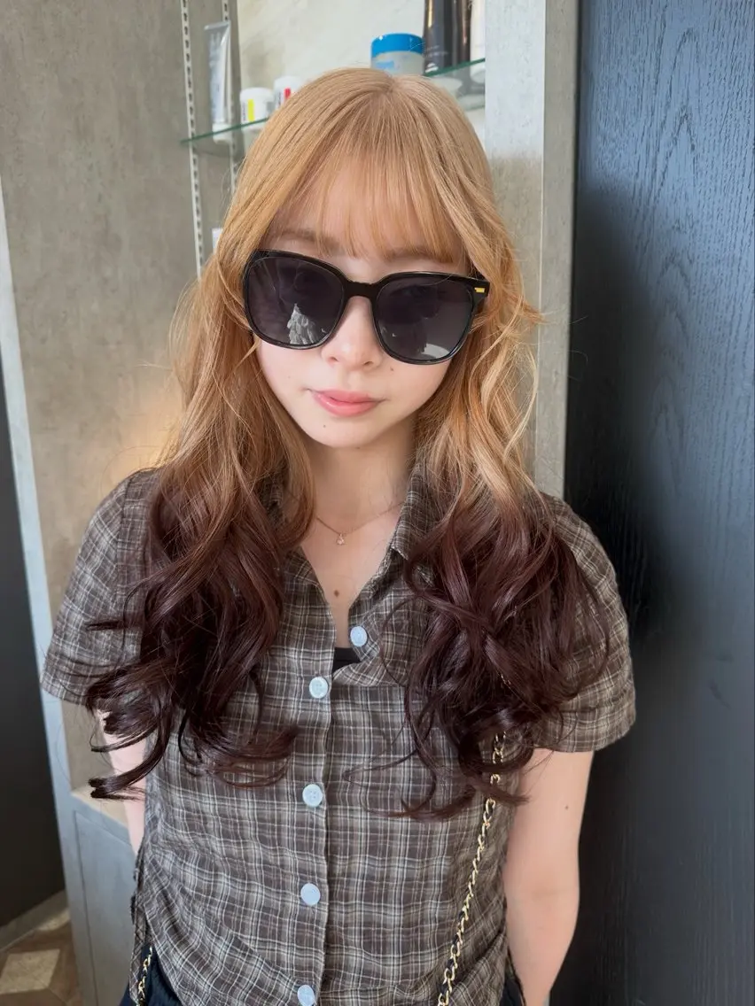 セミロング カラー ベージュカラー ブリーチ ブロンド ケアブリーチ 透明感カラー カット ヘアカラー トリートメント 天神暖色カラー レイヤー・髪質改善のヘアスタイル