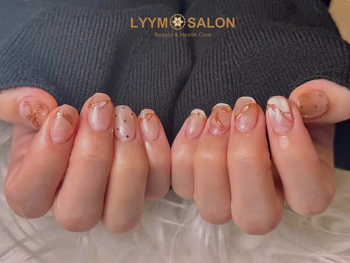 ネイル アートネイル ジェルネイル ゴールド 韓国ネイル オフィスネイル LYYM Salonのネイルデザイン