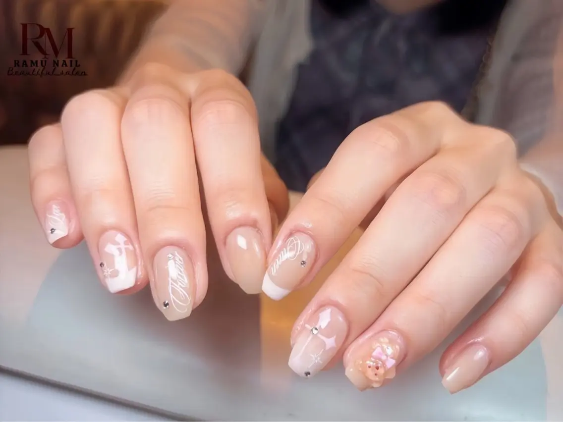 ネイル キラキラネイル マグネットネイル ミラーネイル ピンク 夏ネイル ハンドネイル RAMU Nail 恵比寿店のネイルデザイン