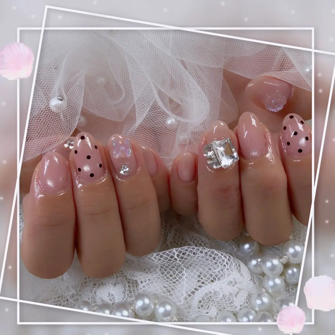 ネイル チークネイル フレンチネイル ガーリー ガラスフレンチ グラデーション ハンドネイル Chill Nailsalonのネイルデザイン