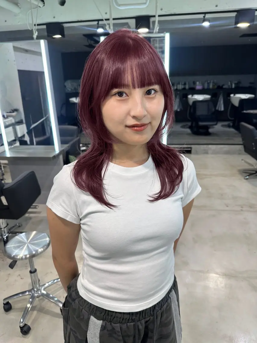 ミディアム カラー ブリーチ ダブルカラー ブリーチなしカラー レッドカラー カット ヘアカラー Hana ハイトーン🕯🩰のヘアスタイル