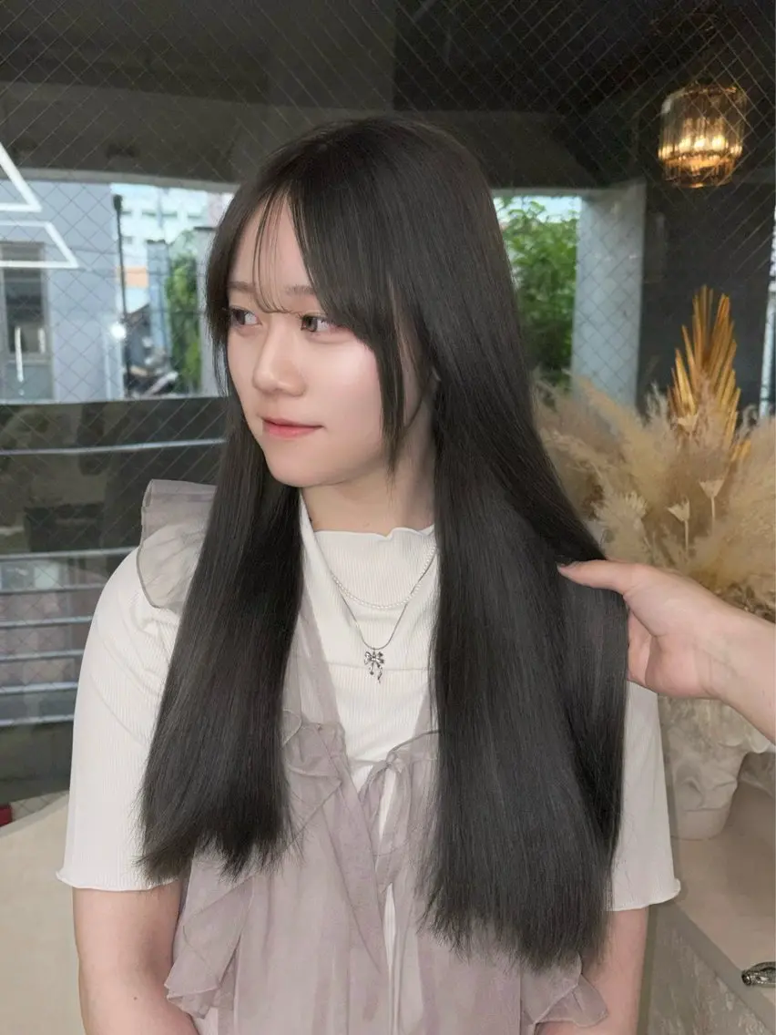 ロング カラー ブリーチ グレージュ ヘアカラー トリートメント XELM高崎 nearaのヘアスタイル