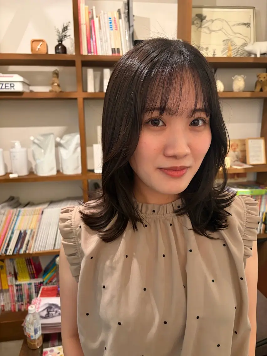 ミディアム ミディアムレイヤー レイヤーカット カット カットモデル募集 西川二葉のヘアスタイル