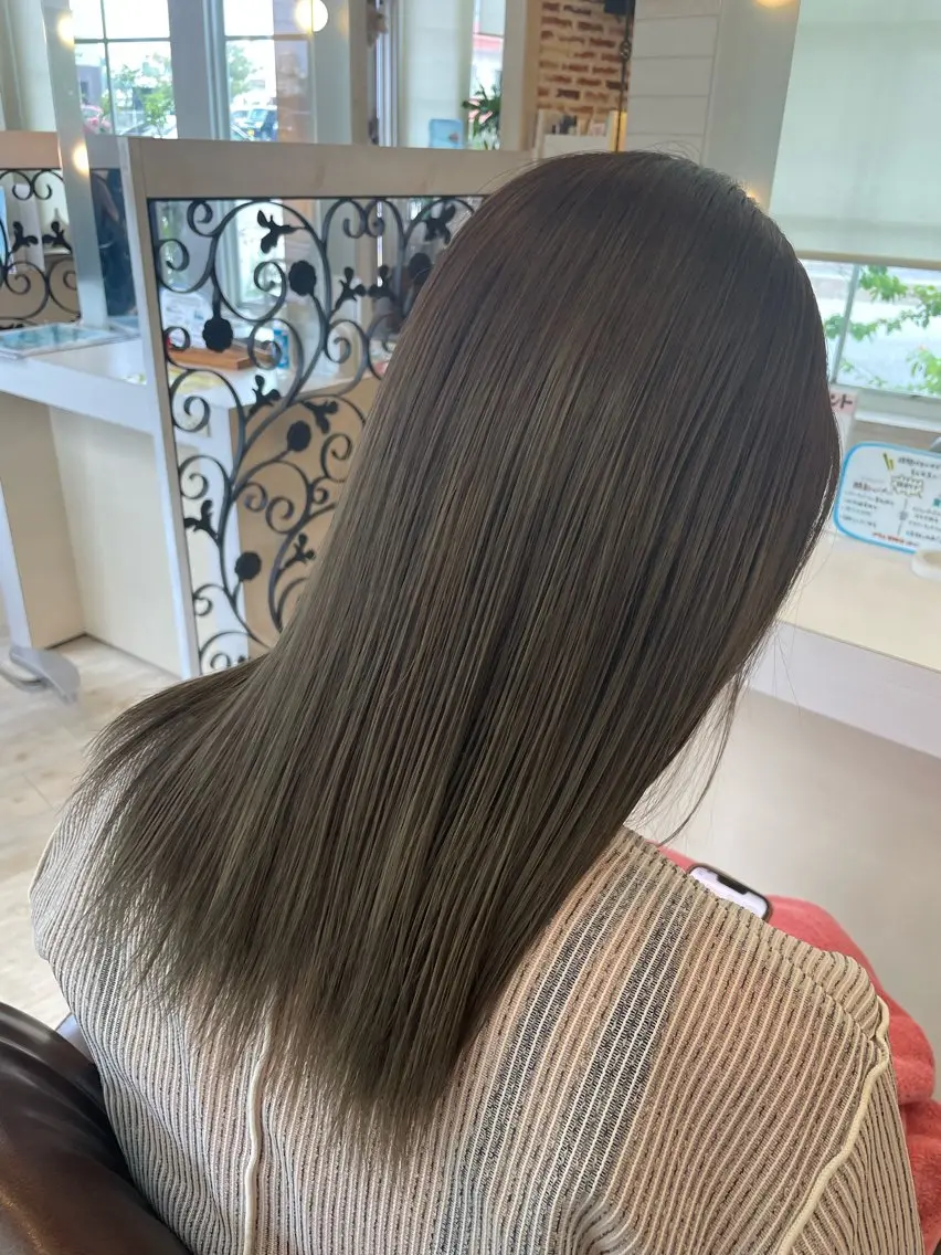セミロング カラー ベージュカラー ダブルカラー インナーカラー 東恩納 誠のヘアスタイル