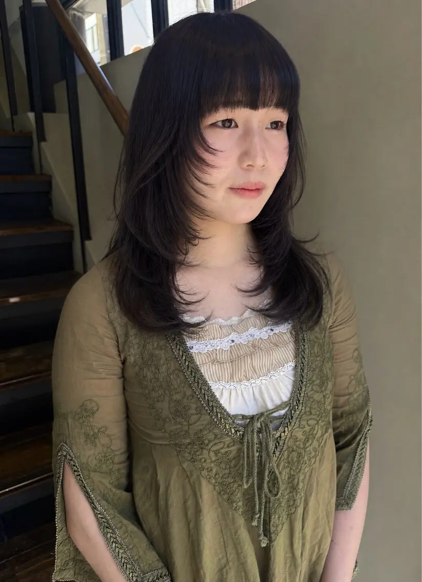 ミディアム レイヤーカット カット レイヤー / ボブ/ 透明感カラーsakiのヘアスタイル