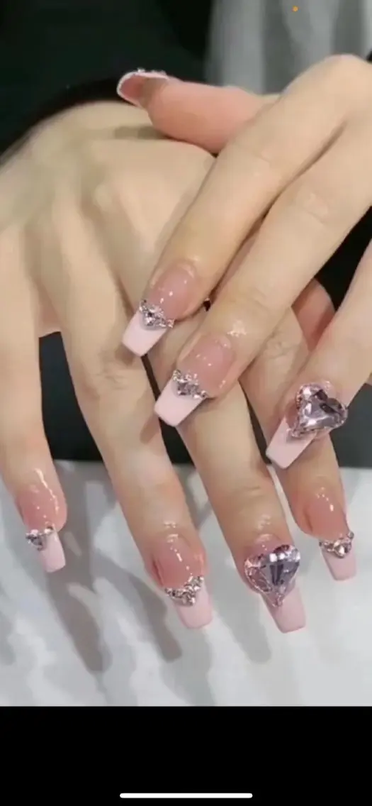 ネイル 💫🌸💕リサ nail ⭐️✨のネイルデザイン