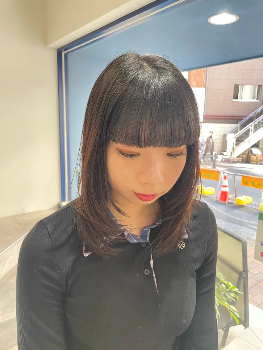 ミディアム レイヤーカット ワイドバング カット トリートメント 山本 佳奈のヘアスタイル