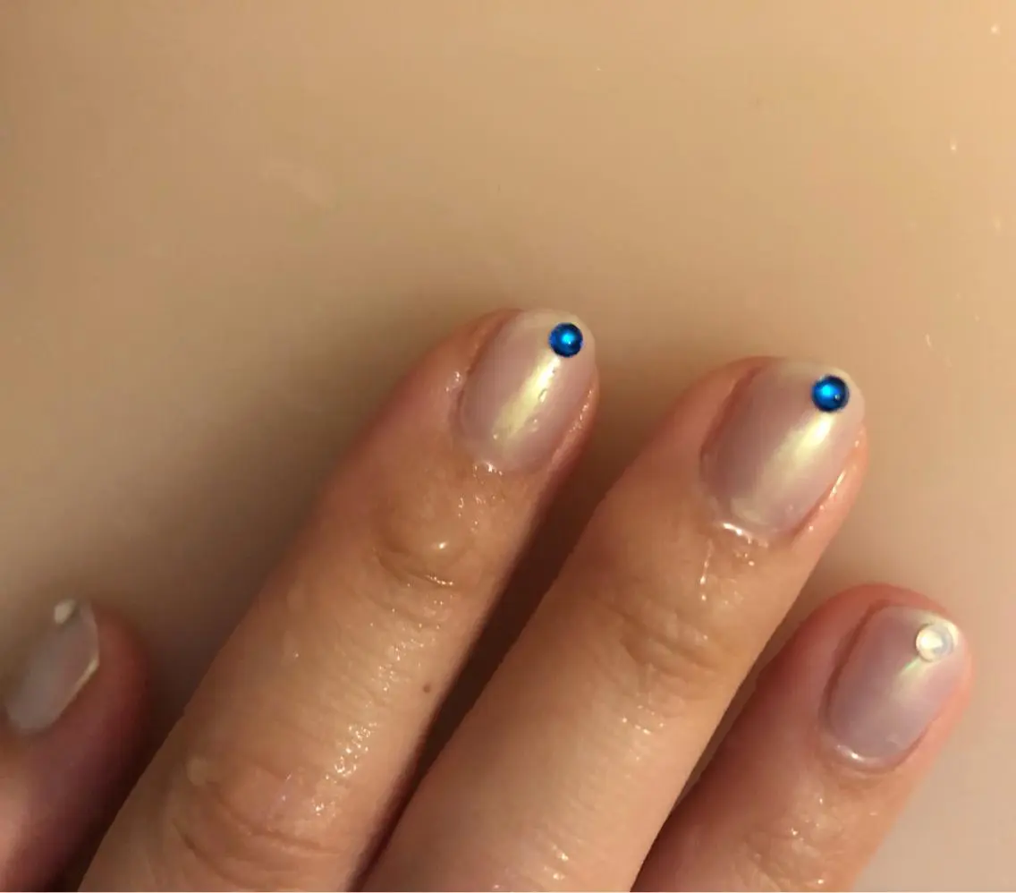 ネイル オーロラネイル ストーンネイル パラあり！フィルイン 美フォルムのネイルデザイン