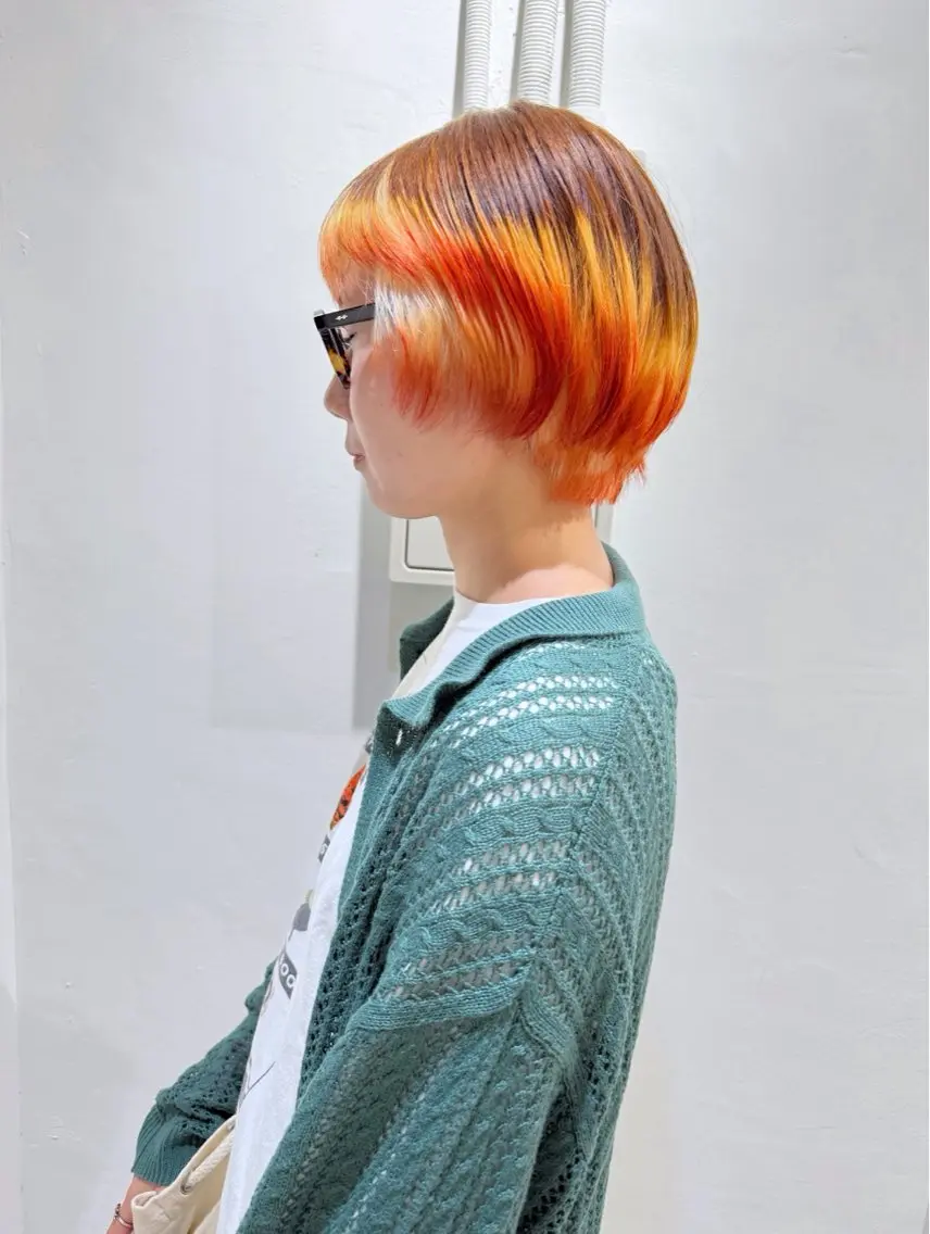 ショート 似合わせカット ショートヘア Muミュー/ブリーチ ハイトーン Wカラーのヘアスタイル