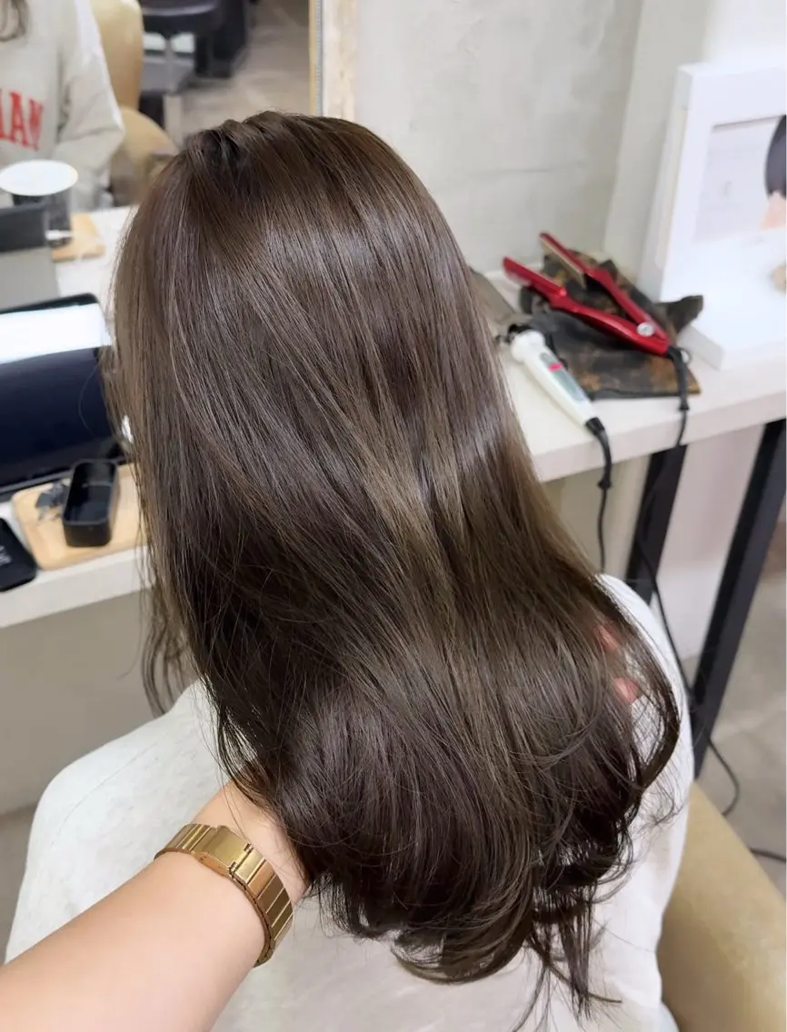 セミロング カラー ヘアカラー トリートメント クロスパーマ/透明感 カラー/Erikaのヘアスタイル