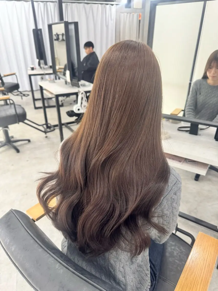 ロング カラー ベージュカラー ヘーゼル カット ヘアカラー トリートメント 赤み無し柔らかカラー 【梅田】madokaのヘアスタイル