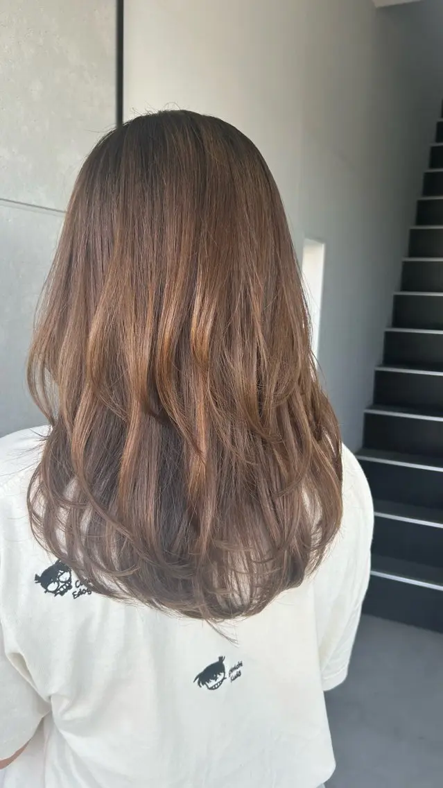 ロング レイヤーカット カット 盛本 彩乃のヘアスタイル
