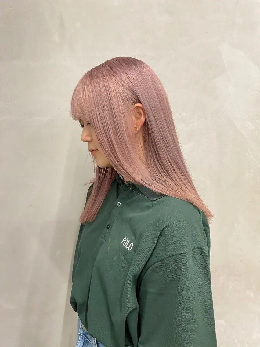 ミディアム カラー ヘアアレンジ ベージュカラー ピンクカラー ピンクベージュ mina 🌷のヘアスタイル
