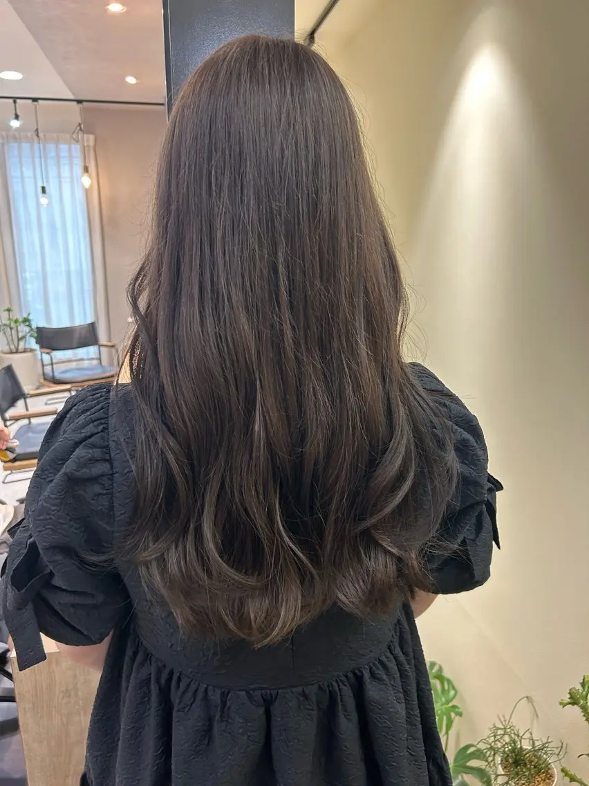 ロング カラー 透明感カラー グレージュ hubhair レイヤー/透明感のヘアスタイル