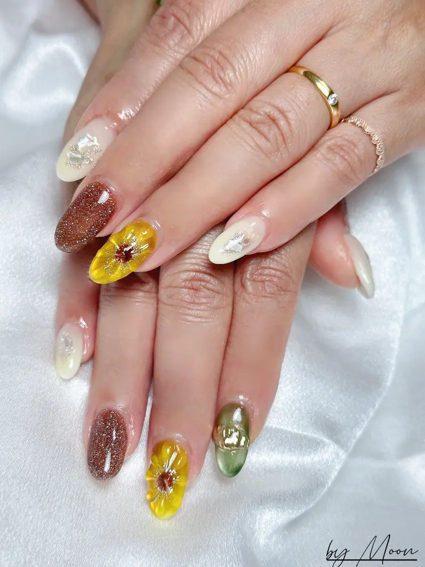 ネイル Moon Nailsのネイルデザイン