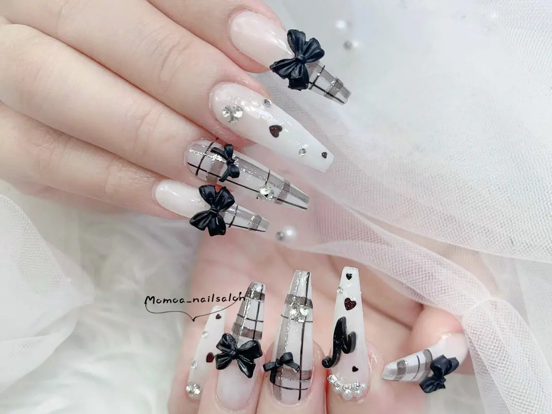 ネイル ハロウィン キラキラネイル 韓国ネイル スカルプネイル ハンドネイル MoMoA Nail ネイル長さ出し専門店のネイルデザイン