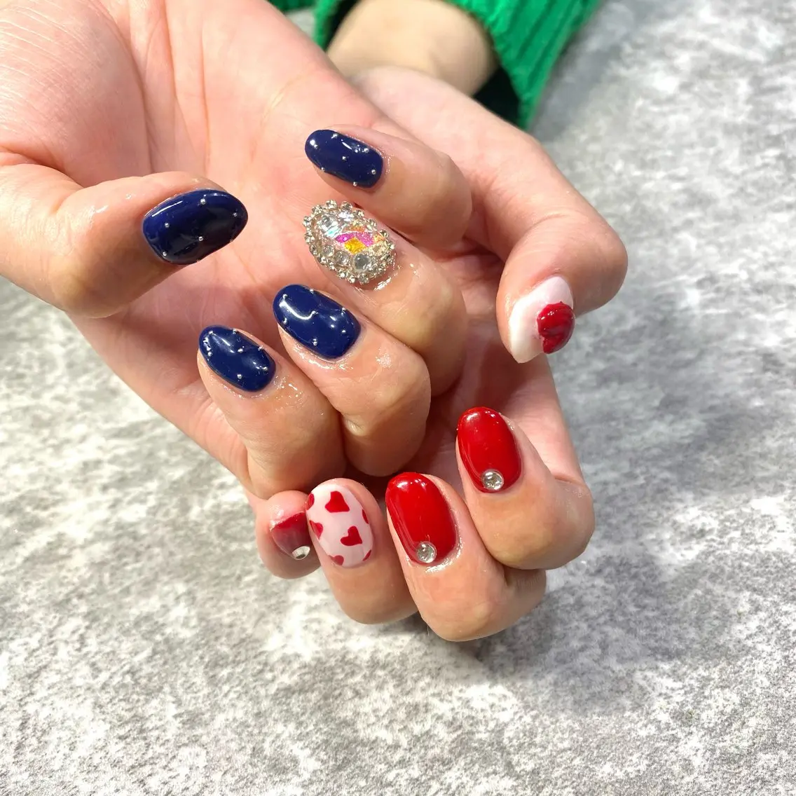 ネイル ドット ハート ネイビー 赤色 ハンドネイル ★Rinail... .のネイルデザイン