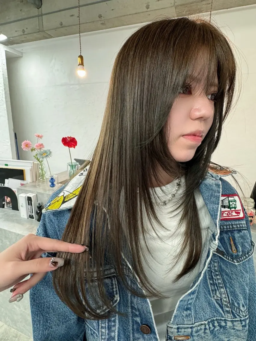 セミロング ヘアカラー トリートメント miloc🫧 MOMOYOのヘアスタイル