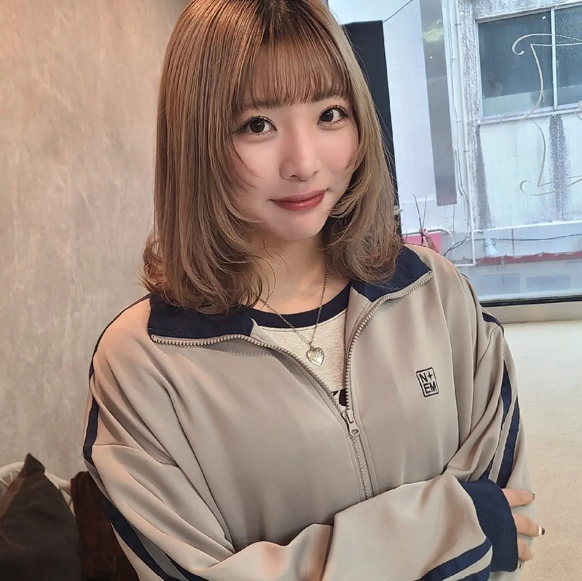 ミディアム レイヤーカット 似合わせカット 西田 理沙のヘアスタイル