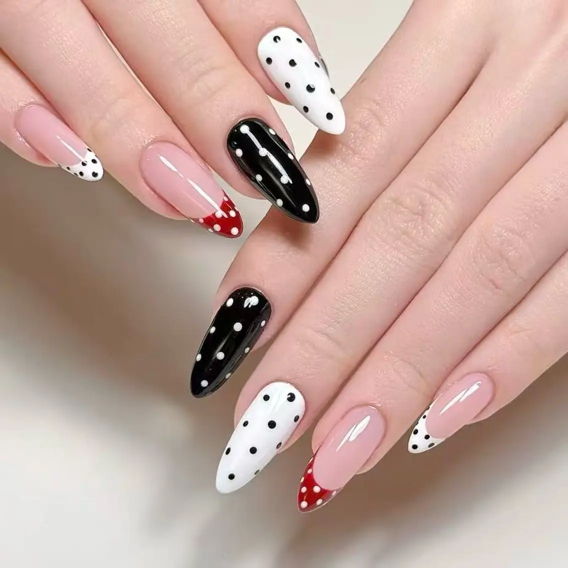 ネイル 💅🏻 ayakaのネイルデザイン