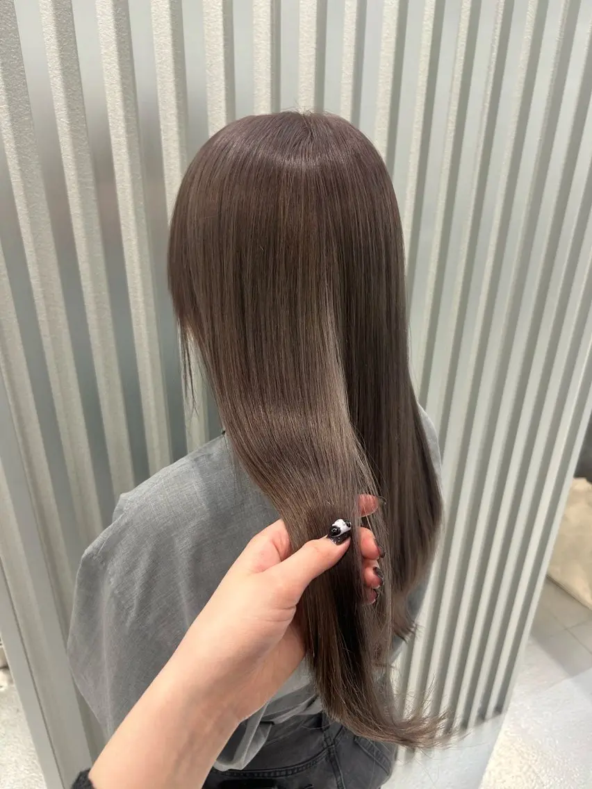 ミディアム ヘアカラー あやめ🪽 オリーブ/ハイトーンのヘアスタイル