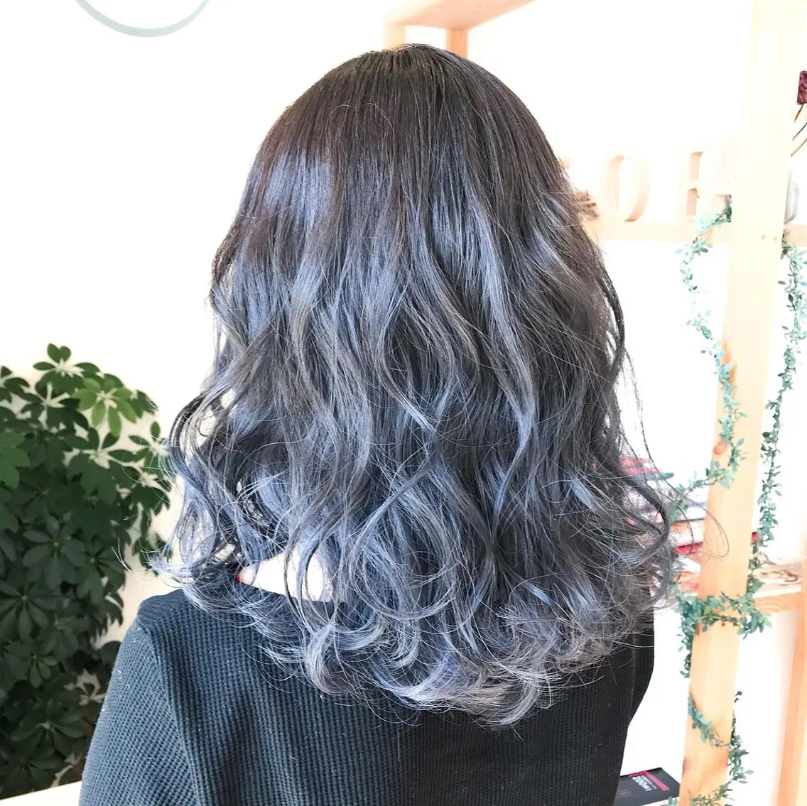 セミロング 森 莉子のヘアスタイル