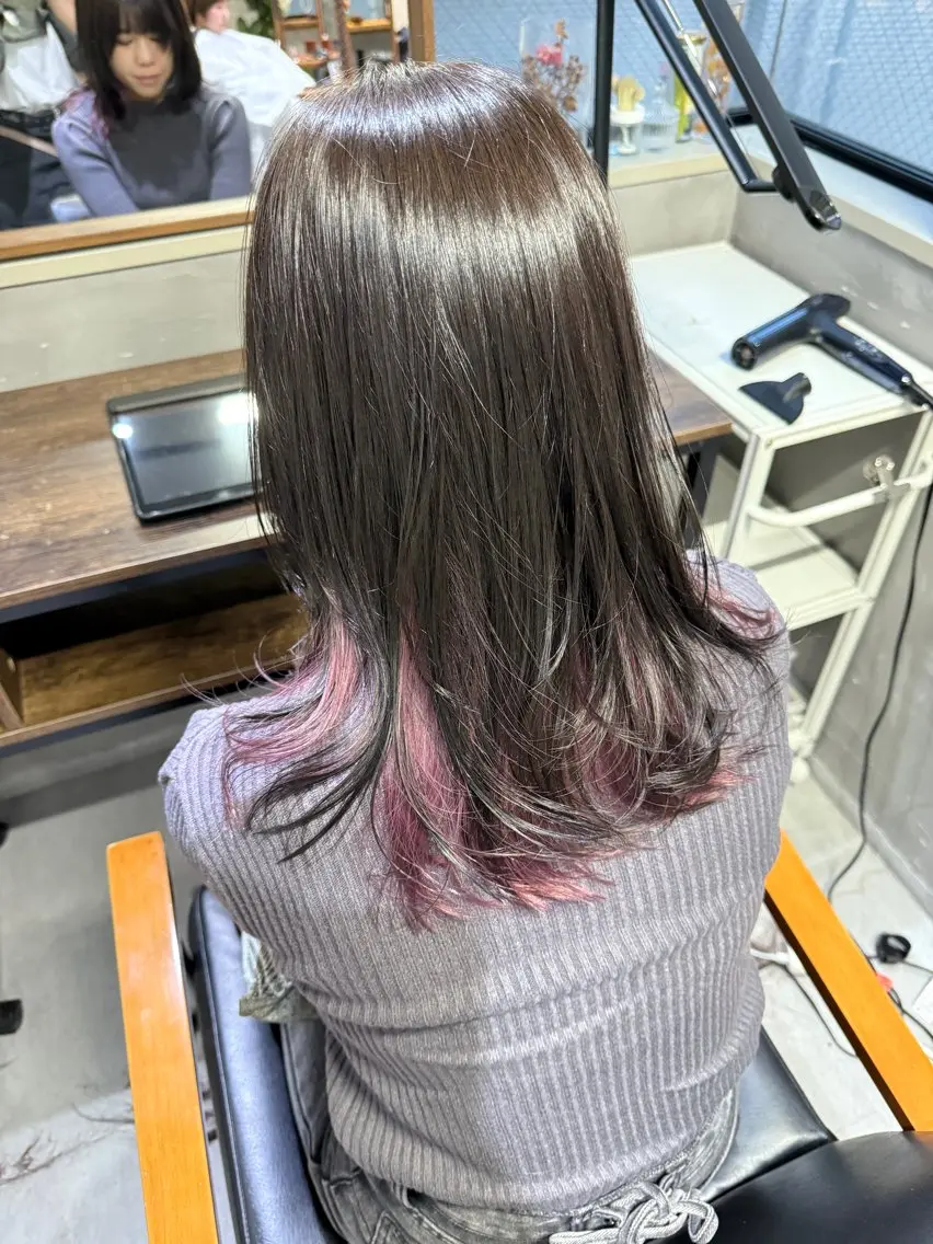 セミロング カラー ウルフ レイヤー パーマ🪐MANAのヘアスタイル