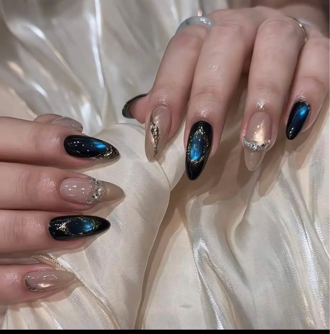 ネイル フラッシュネイル フレンチネイル グラデーション キラキラネイル 韓国ネイル ハンドネイル moon nailsのネイルデザイン