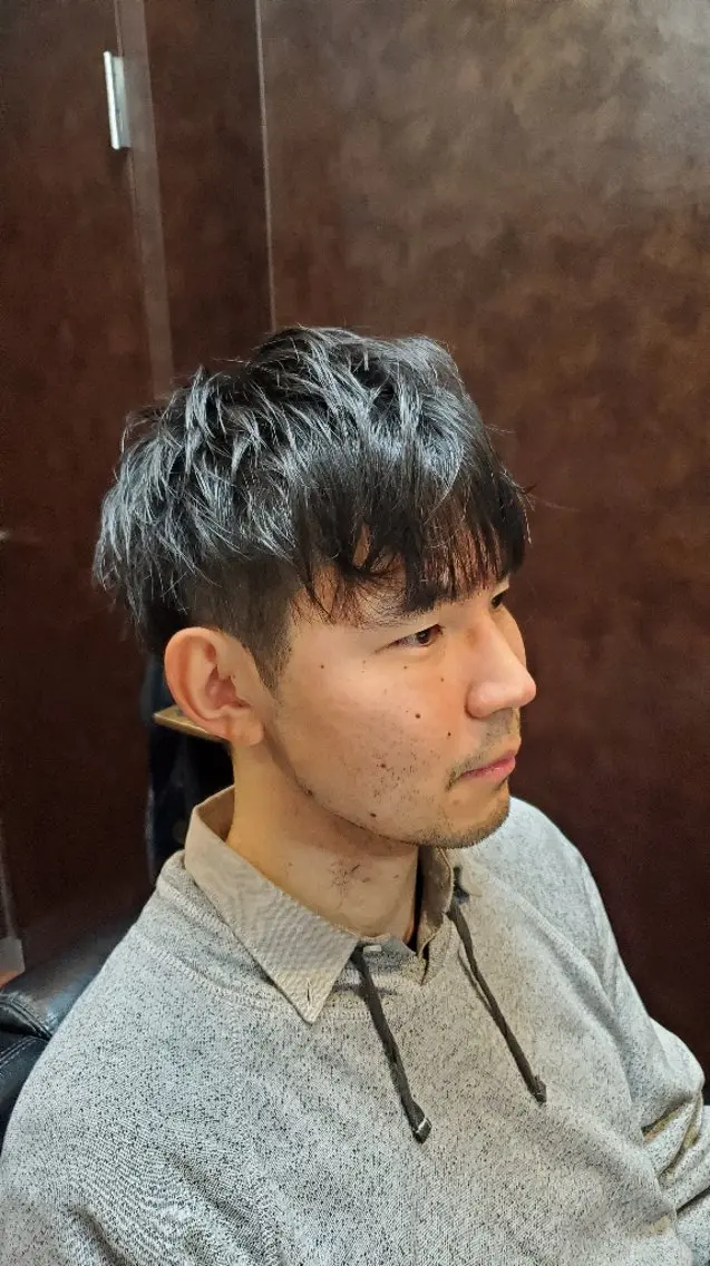 ミディアム メンズ マッシュ レイヤーカット 髙司 哲伸のヘアスタイル