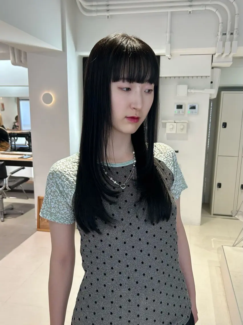 カラー グレージュ オリーブグレージュ オリーブグレー カット ヘアカラー lomalia moekaのヘアスタイル