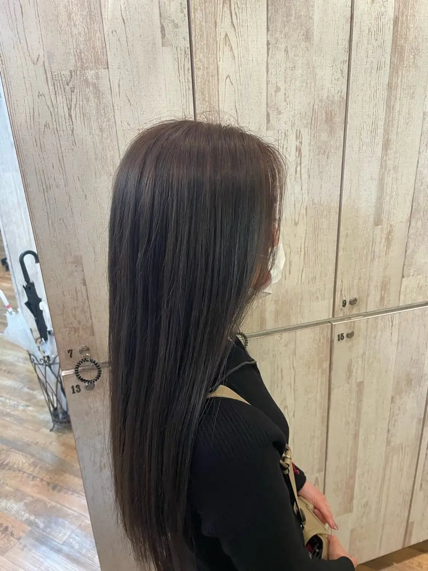 ロング カラー アッシュ ブリーチ ブリーチなしカラー LITTLE SORAのヘアスタイル