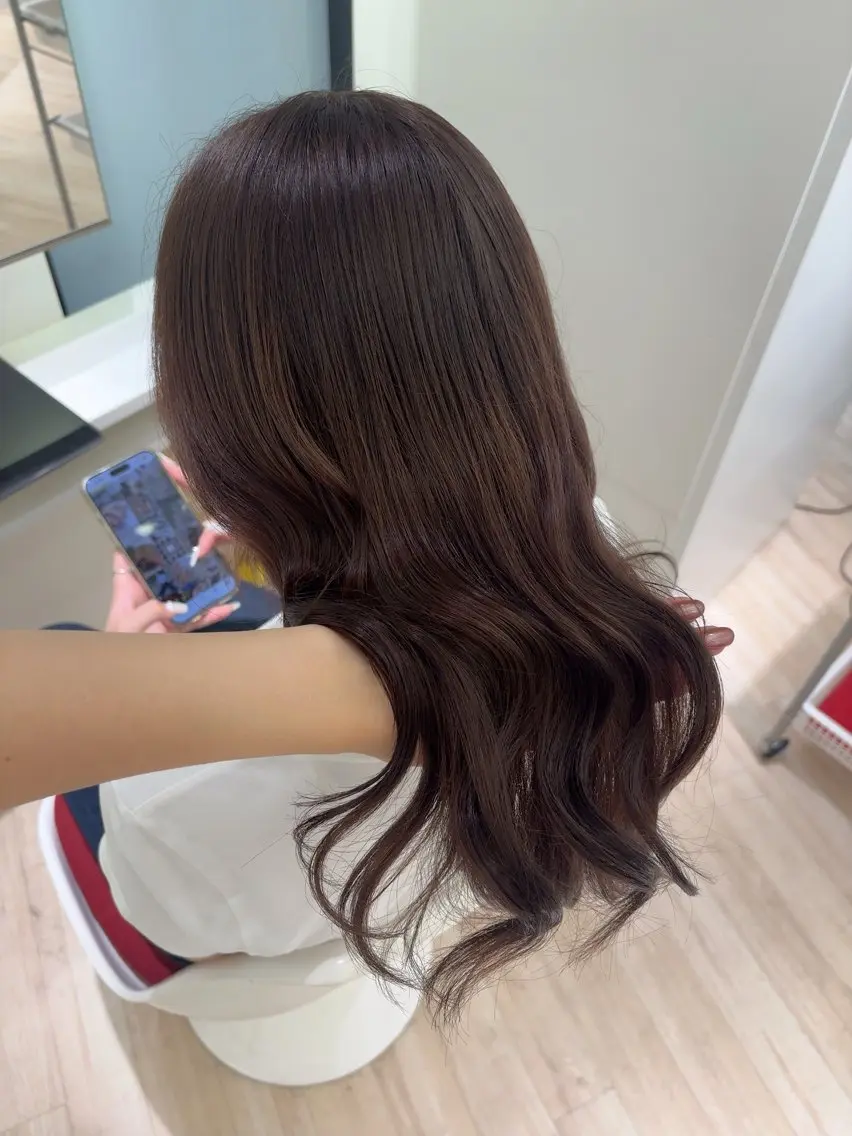 ロング カラー ヘアカラー トリートメント ParveMix 岡本えりかのヘアスタイル