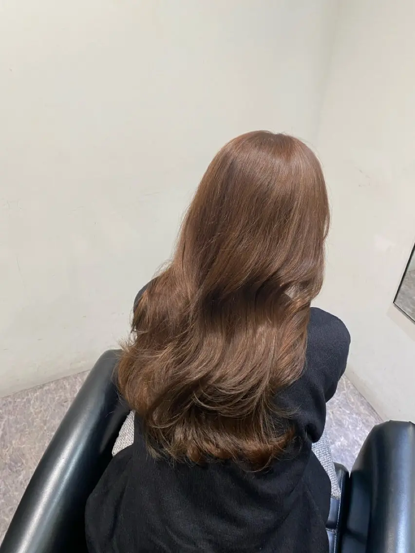 セミロング カラー くびれヘア 韓国風ヘア レイヤーカット カット ヘアカラー トリートメント 江坂トレンド韓国風 髪質改善shinoのヘアスタイル