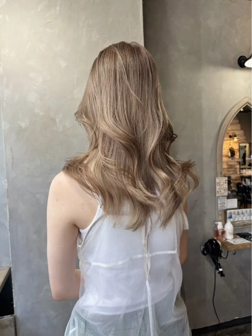 ✂️激安モデル価格‼️✂️ブリーチ＋イルミナカラーアディクシーカラーワンカラーモデル（レディースボブorリタッチ大歓迎)の写真