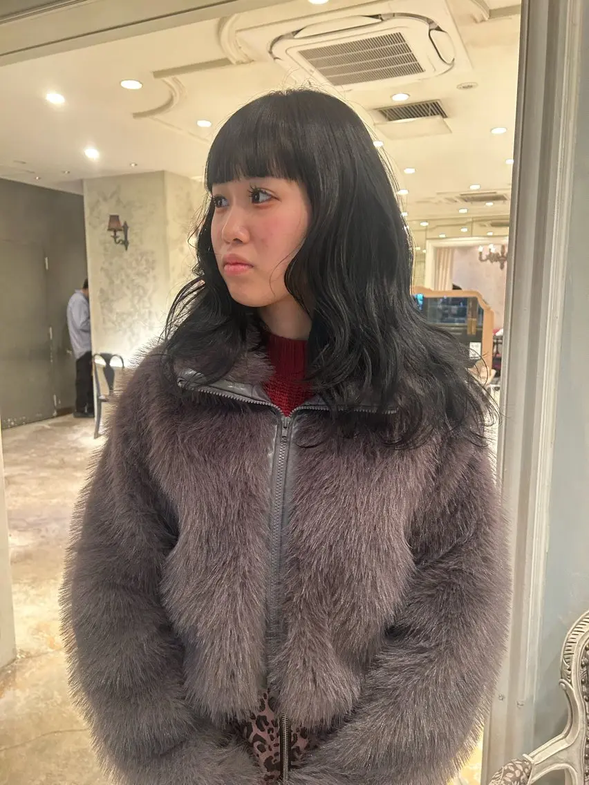 セミロング カラー 黒髪 ブルーカラー ブルーブラック カット ヘアカラー 海外レイヤー /NAGISAのヘアスタイル