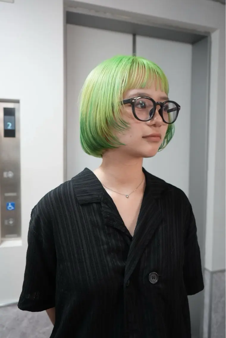 ショート カラー デザインカラー ハイトーンカラー ボブ カット ヘアカラー トリートメント レイヤー/ブリーチ 戸羽/新宿のヘアスタイル