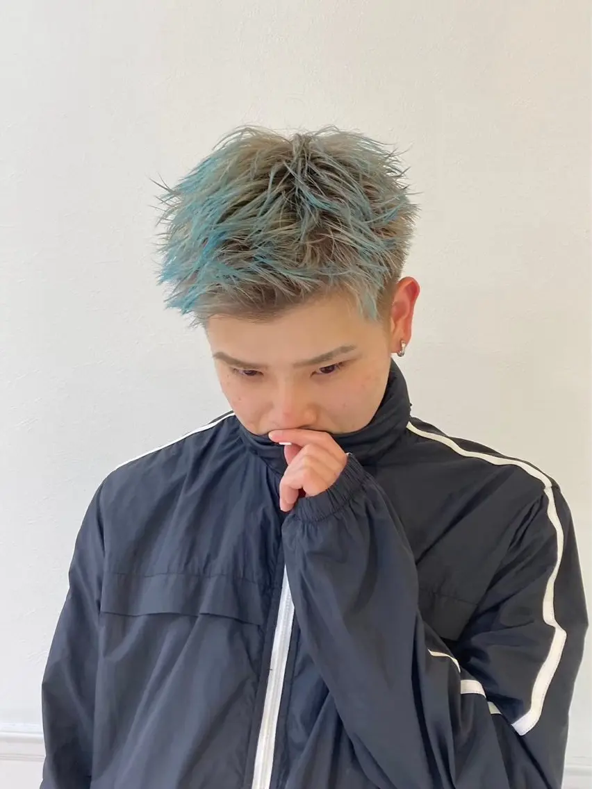 ショート カラー メンズ メンズブリーチ ブリーチ フェザーパーマ浦和 スパイキーショートのヘアスタイル