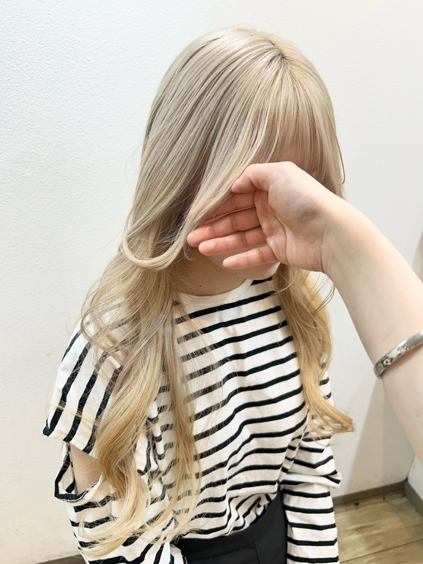 ロング カラー ブリーチ ブロンド カット ヘアカラー トリートメント Maya🦋 ハイトーン特化のヘアスタイル