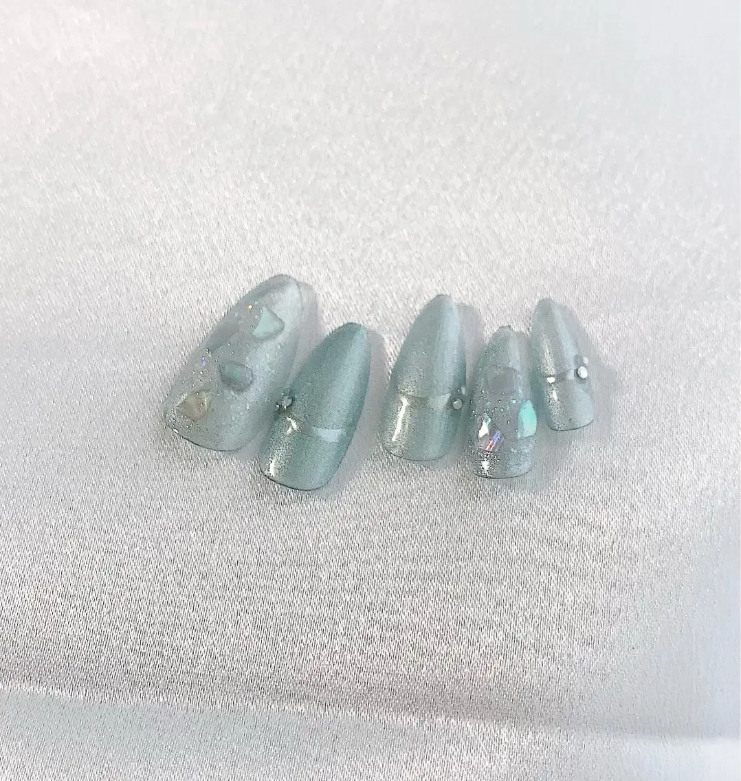 ネイル ブルー グリーン キラキラネイル マグネットネイル nail lumièreのネイルデザイン
